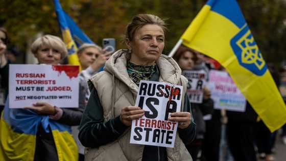 Polish NGOs stage mock vote on annexing Russian embassy