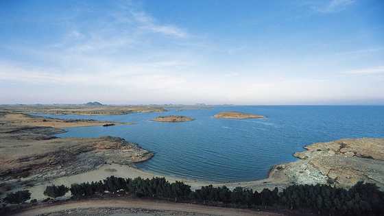 What is the largest man-made lake in the world? A list of the top 10 and their size