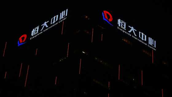 Markets fall again as traders struggle to shake rate, China gloom