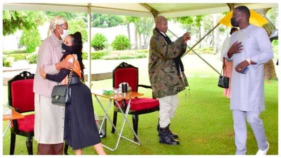 Akon Arrives in Uganda; expected to hold business talks with President Museveni