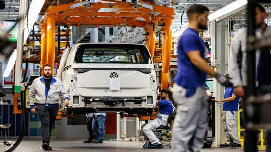 US industrial output dips in August on drop in electricity output