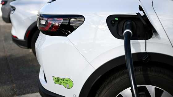 Trump moves to block California electric cars program