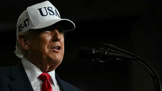 Trump heads to South Korea with all eyes on Xi meeting