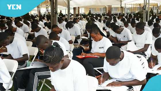 Man encourages security service applicants amid ongoing aptitude test: “They’re not difficult”