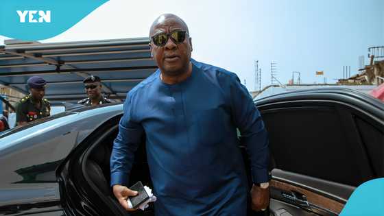Mahama scolds his security personnel in public over actions against bloggers