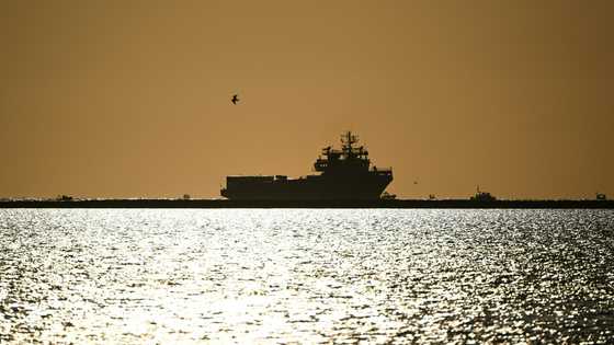 Ship leaves French port after disembarking migrants