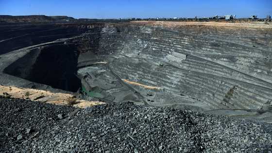 Botswana, De Beers approve $1 bn deal in world's top diamond mine