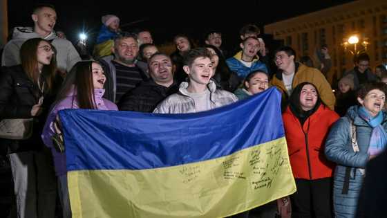 Liberation of Kherson sparks outpouring of joy and tears in Kyiv