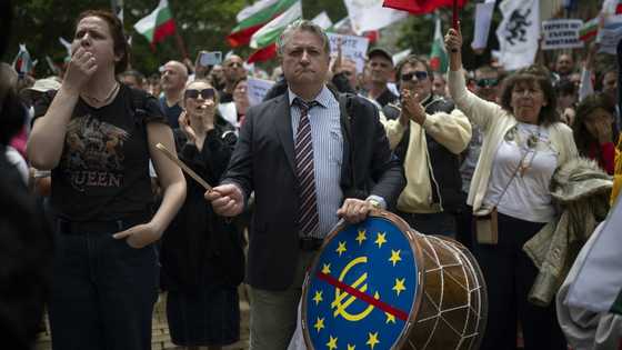 EU gives Bulgaria green light to adopt euro in 2026