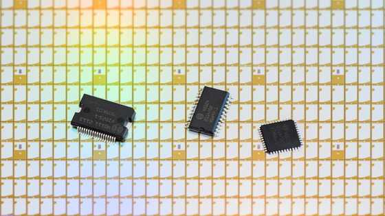 France announces massive state aid to chips factory