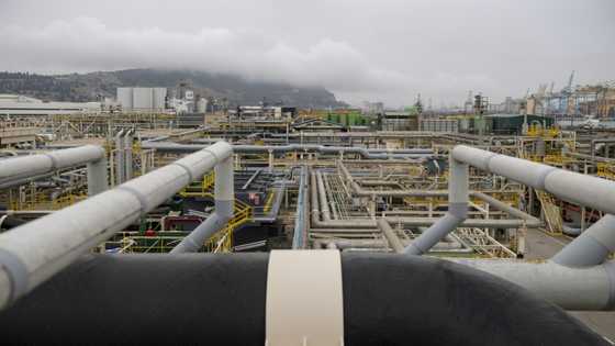 As crisis bites, Spain pushes to become EU energy hub