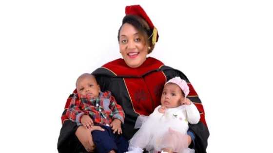 Double blessing: Beautiful mom of twins poses with babies; wows many with latest photo