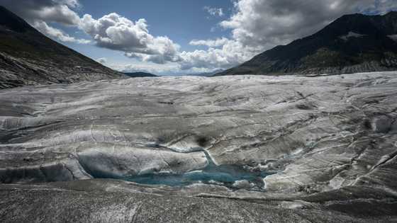 1968 plane wreckage found on Swiss glacier
