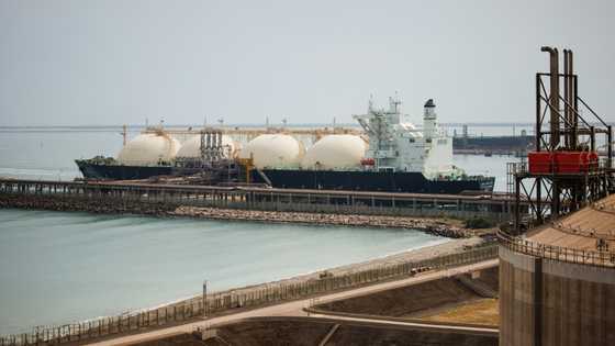 EU to lay out plan to cut last Russian gas supplies