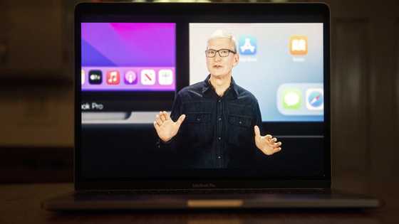 New MacBook pro costs GHc15K, world reacts to latest toys at #AppleEvent