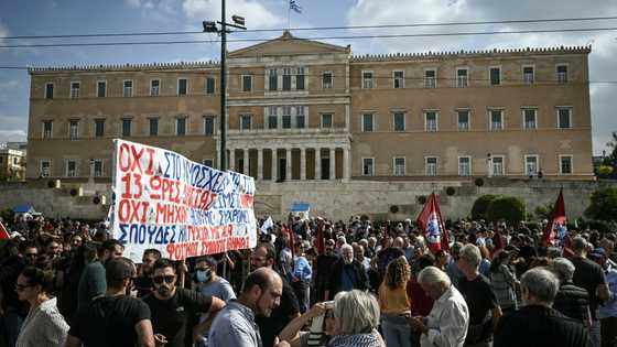 Greece weighs disputed 13-hour workday reform