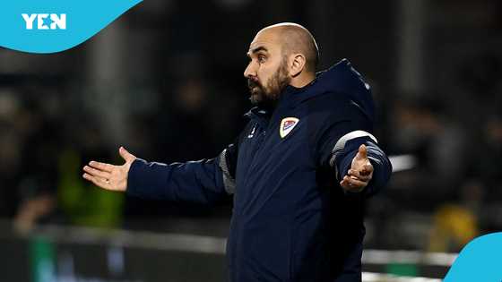 Football coach dies after suffering heart attack; players break down in tears (Video)