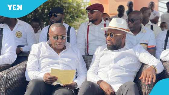 Ofori Sarpong gifts Osei Kwame Despite a special portrait on his birthday: “Iron sharpens iron”