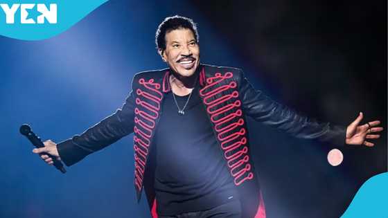 Singer Lionel Richie remains hospitalized in ICU for ongoing cardiac issues