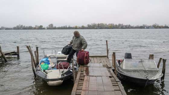 In Kherson, longing for family still under Russian occupation