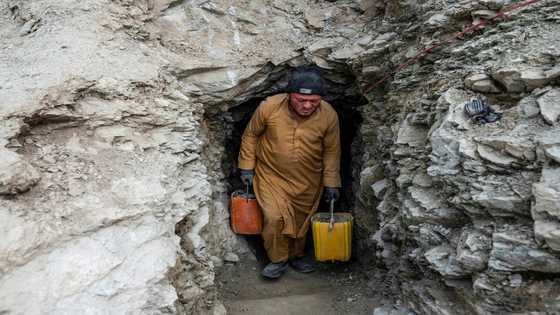 Unemployed Afghans risk death and debt in hunt for gold
