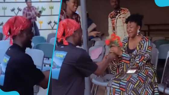 Adorable video of university student proposing to pretty lecturer in public evokes joy: "She was overjoyed"