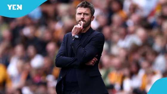 Michael Carrick reacts to Manchester United's 2-0 defeat to Hull City