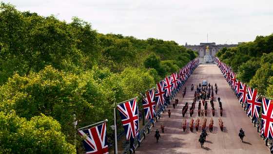 Five things to know about the queen's coffin procession