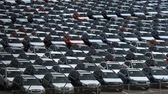 Asian markets swing as traders assess latest tariffs volley