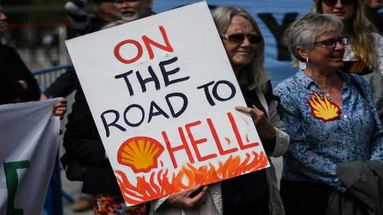Shell maintains oil output levels, sparking outcry