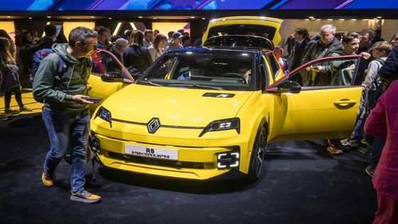 Renault CEO urges 'Marshall Plan' for Europe electric vehicles