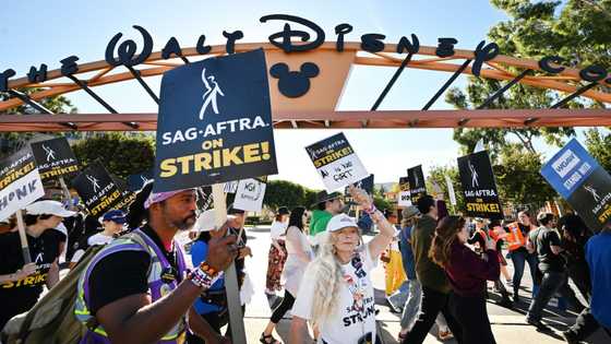 Actors' union says no agreement on studios' 'final' offer