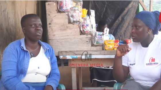 Meet blind GH lady who sells by herself at the roadside; she put her 2 kids through school from the business