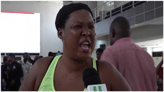 "My child got 35 & didn't get school while her friend with 39 got 1st choice" - Angry GH woman storms academic office