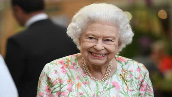 Elizabeth II: Queen of the world