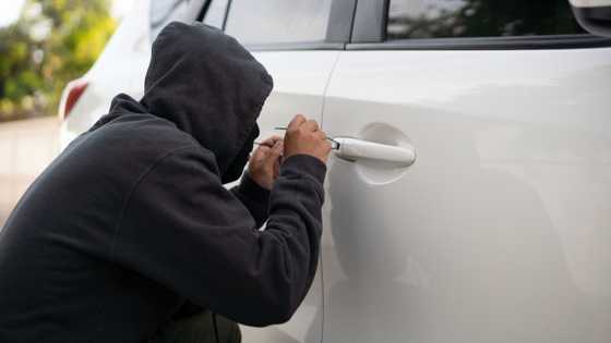 Bold thief gets beatings of his life after snatching military man's car
