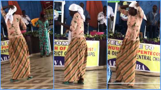 Ghanaian lady wiggles waist at church during praises, singers end song abruptly, video trends